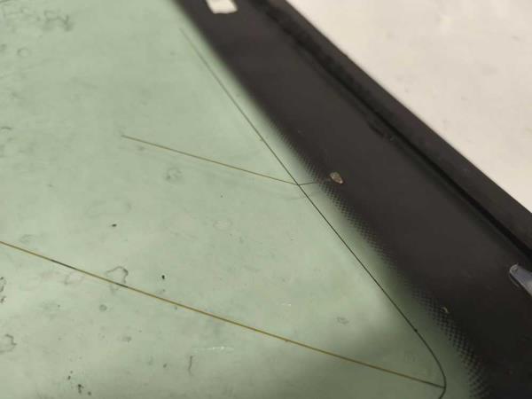 VITRE ARRIERE DROIT VW/SEAT - Vue 2